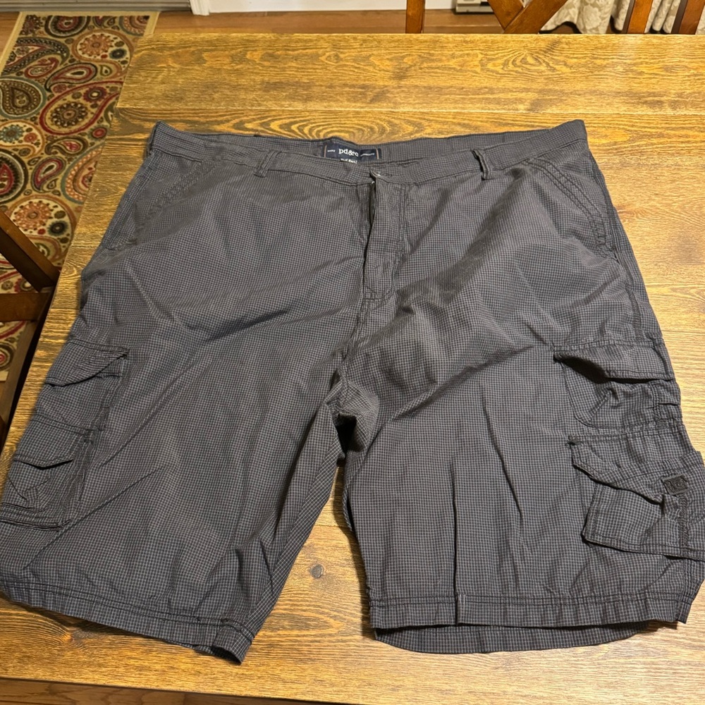 Big and tall cargo shorts